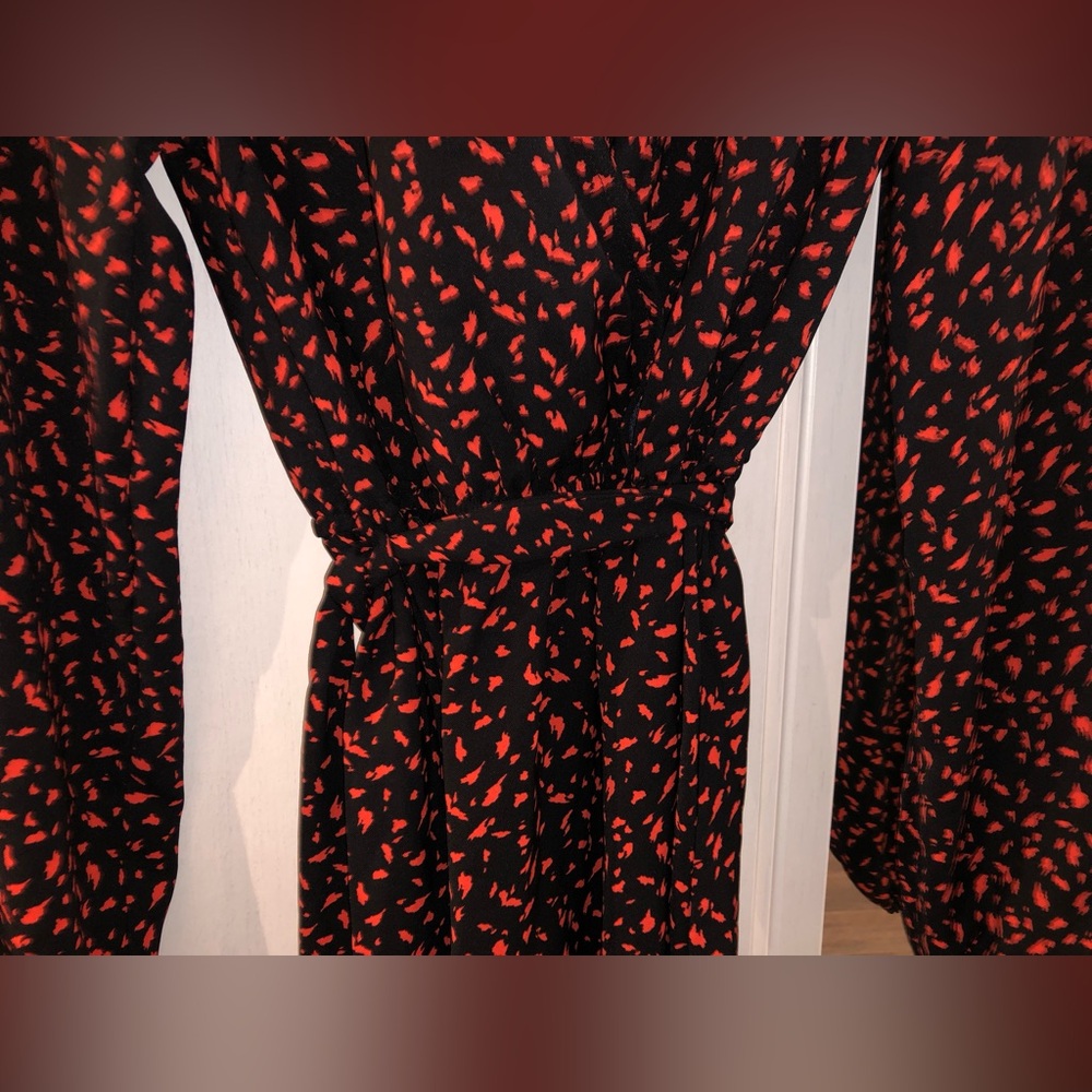 BNWT Dynamite Elegant Black and Red Wrap Robe Dress - XS - Picture 5 of 10